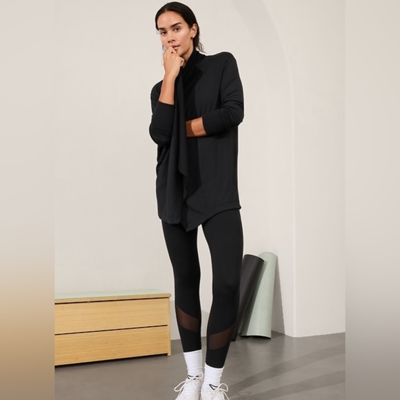 Athleta Tops - NWT - Athleta Pranayama Wrap